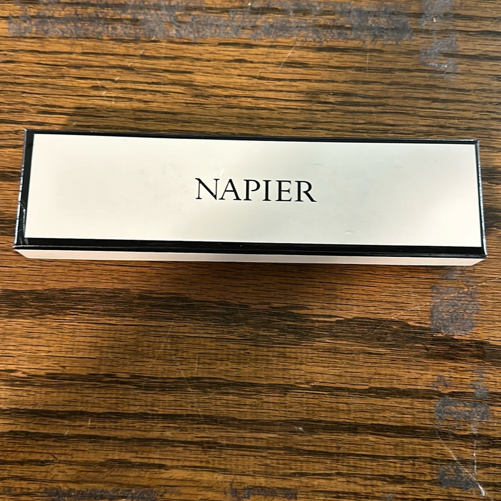 NAPIER Sliver Women’s Bracelet.